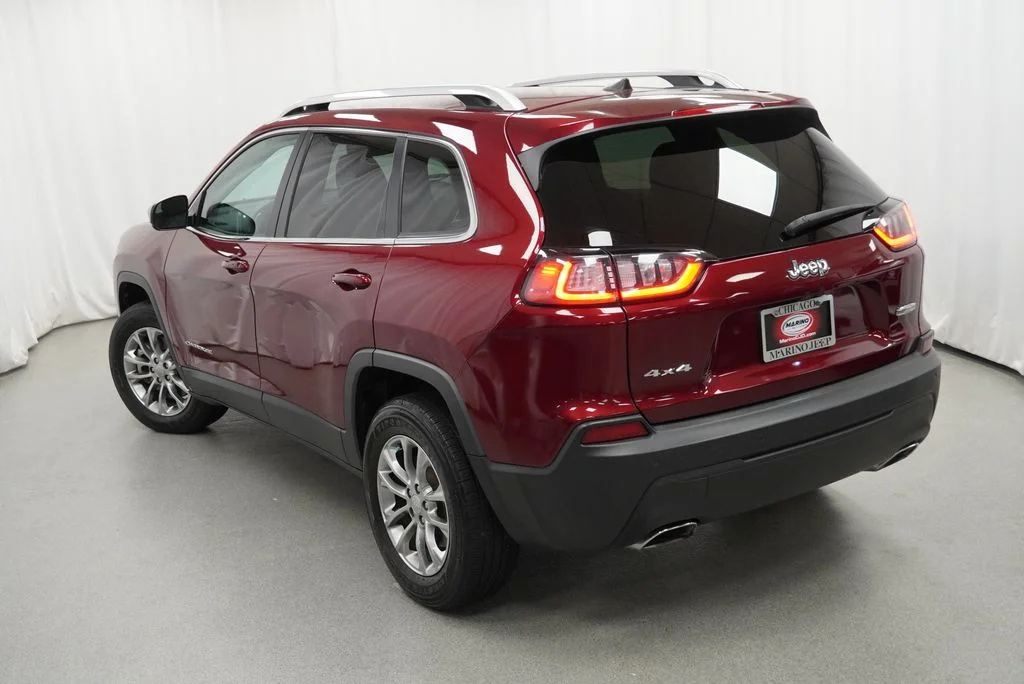 Used 2021 Red Jeep Latitude Lux image 19