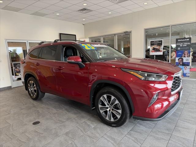 Certified Used 2025 RUBY FLARE PEARL* Toyota  image 55