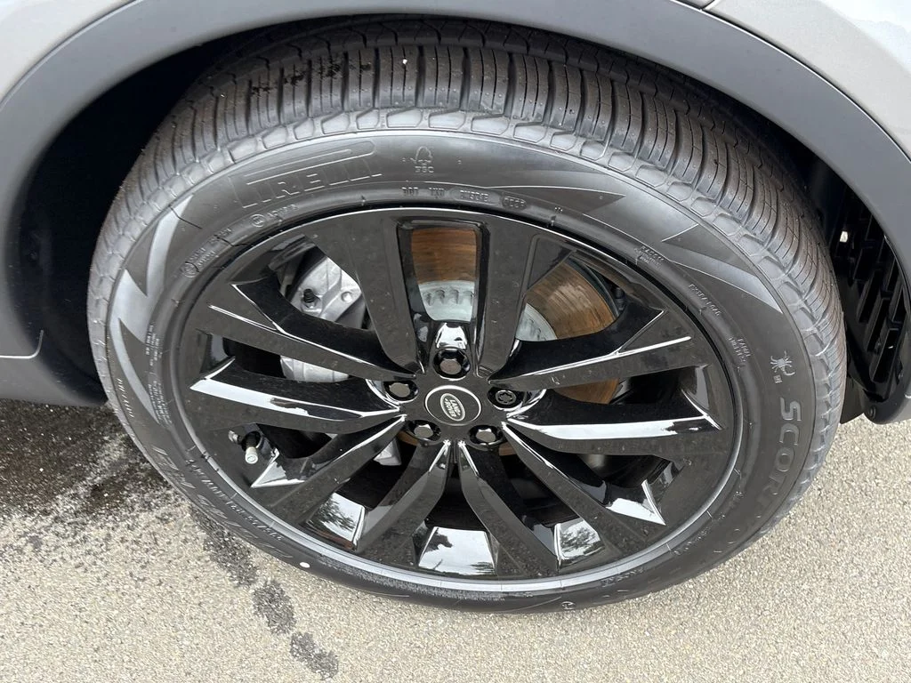 New 2026 Eiger Grey LAND ROVER S image 7