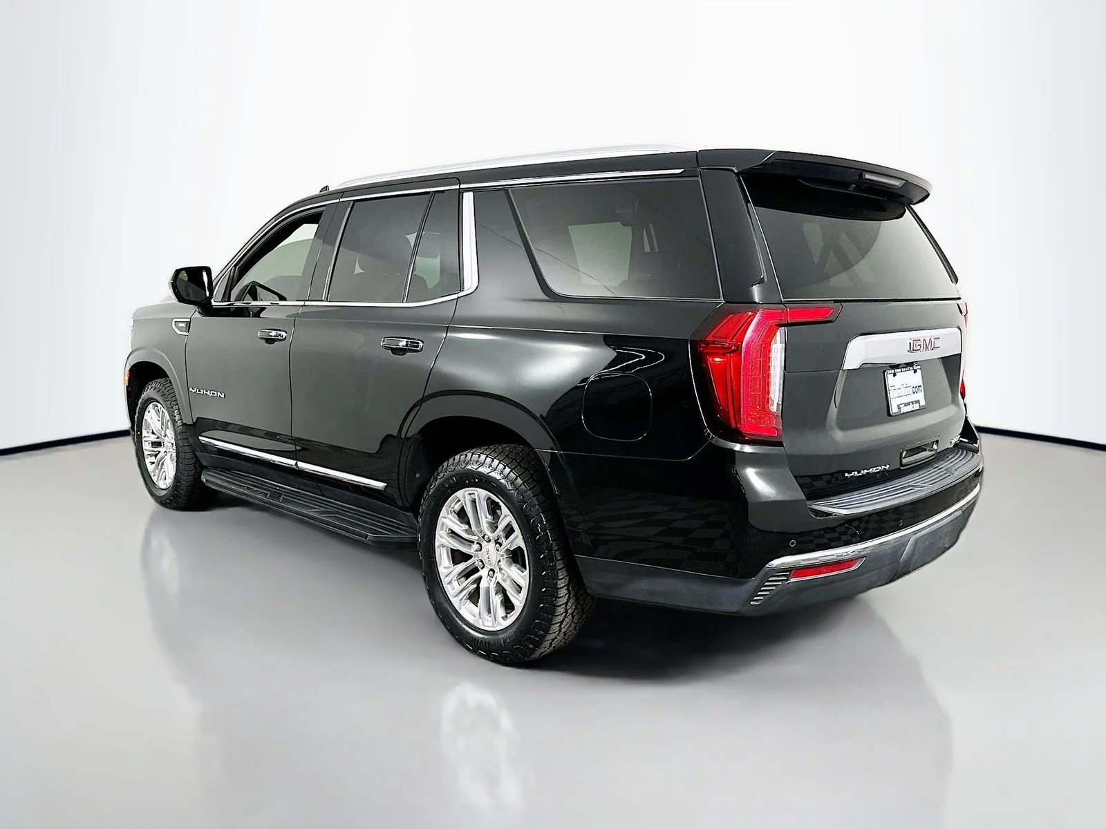 Used 2023 Onyx Black GMC SLT image 5