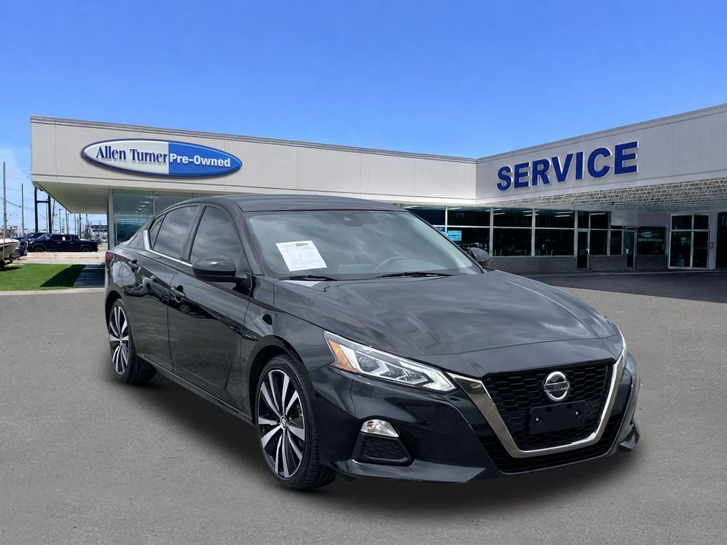Used 2022 Super Black Clearcoat Nissan 2.5 SR image 2