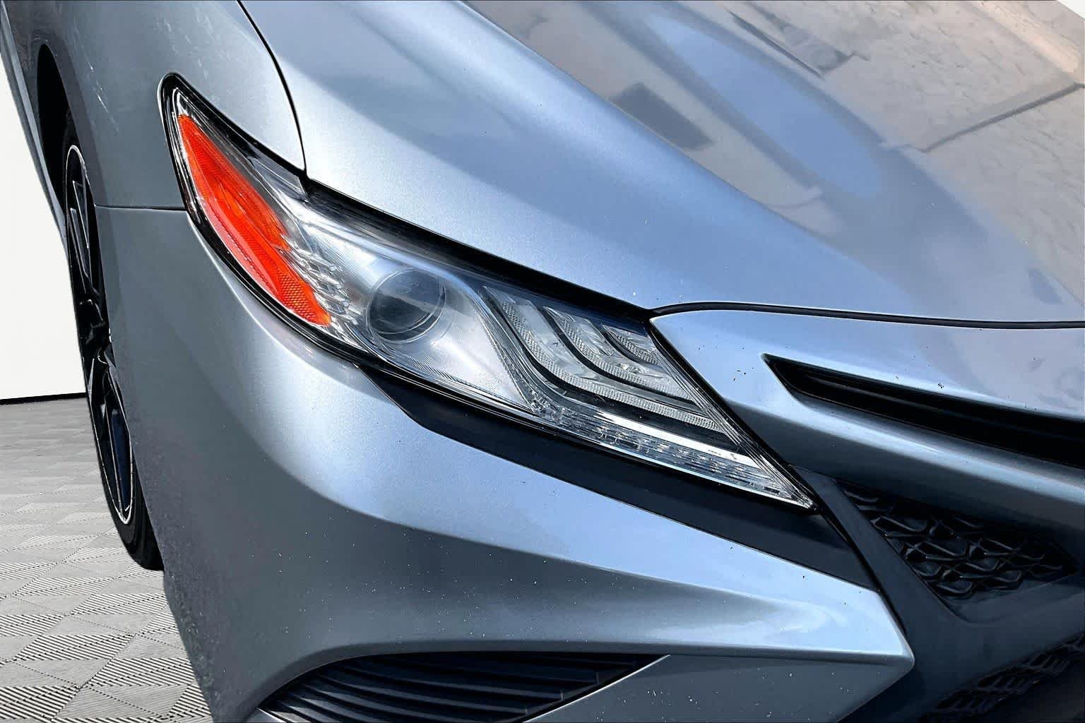 Used 2019 Celestial Silver/Midnight Black Metallic Toyota XSE image 28