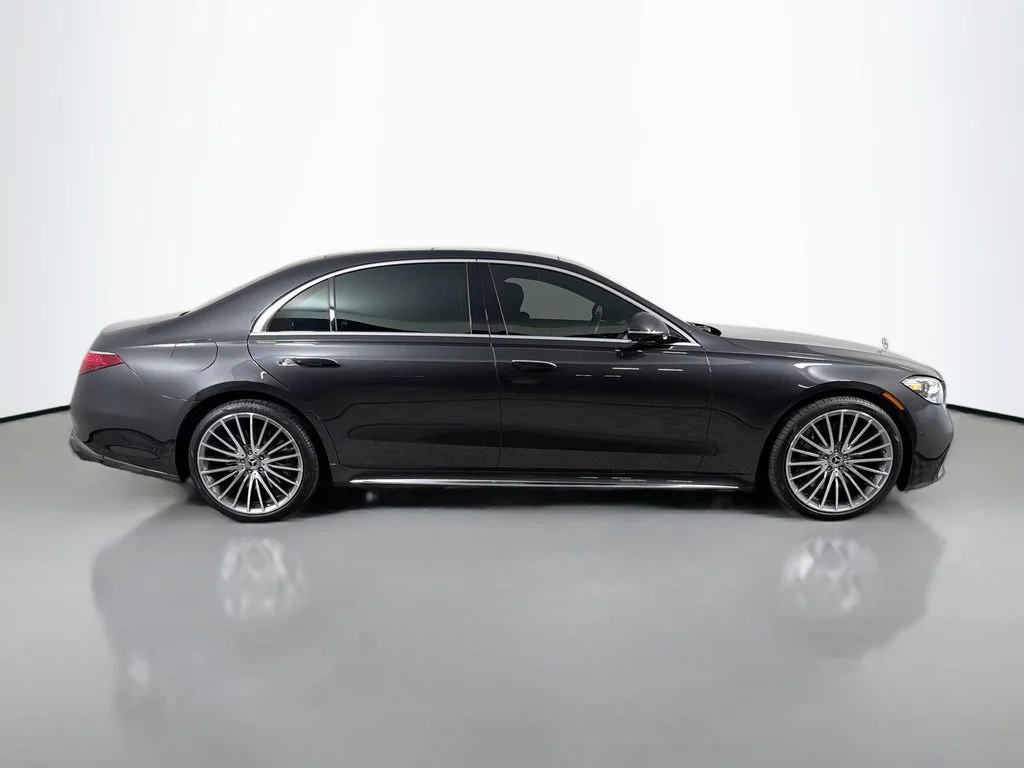 Used 2023 Gray Mercedes-Benz S 500 image 4