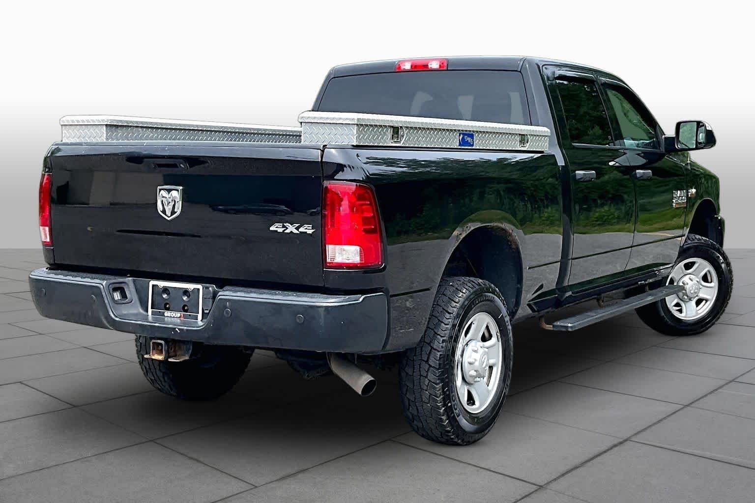 Used 2018 Brilliant Black Crystal Pearlcoat Ram Tradesman image 13