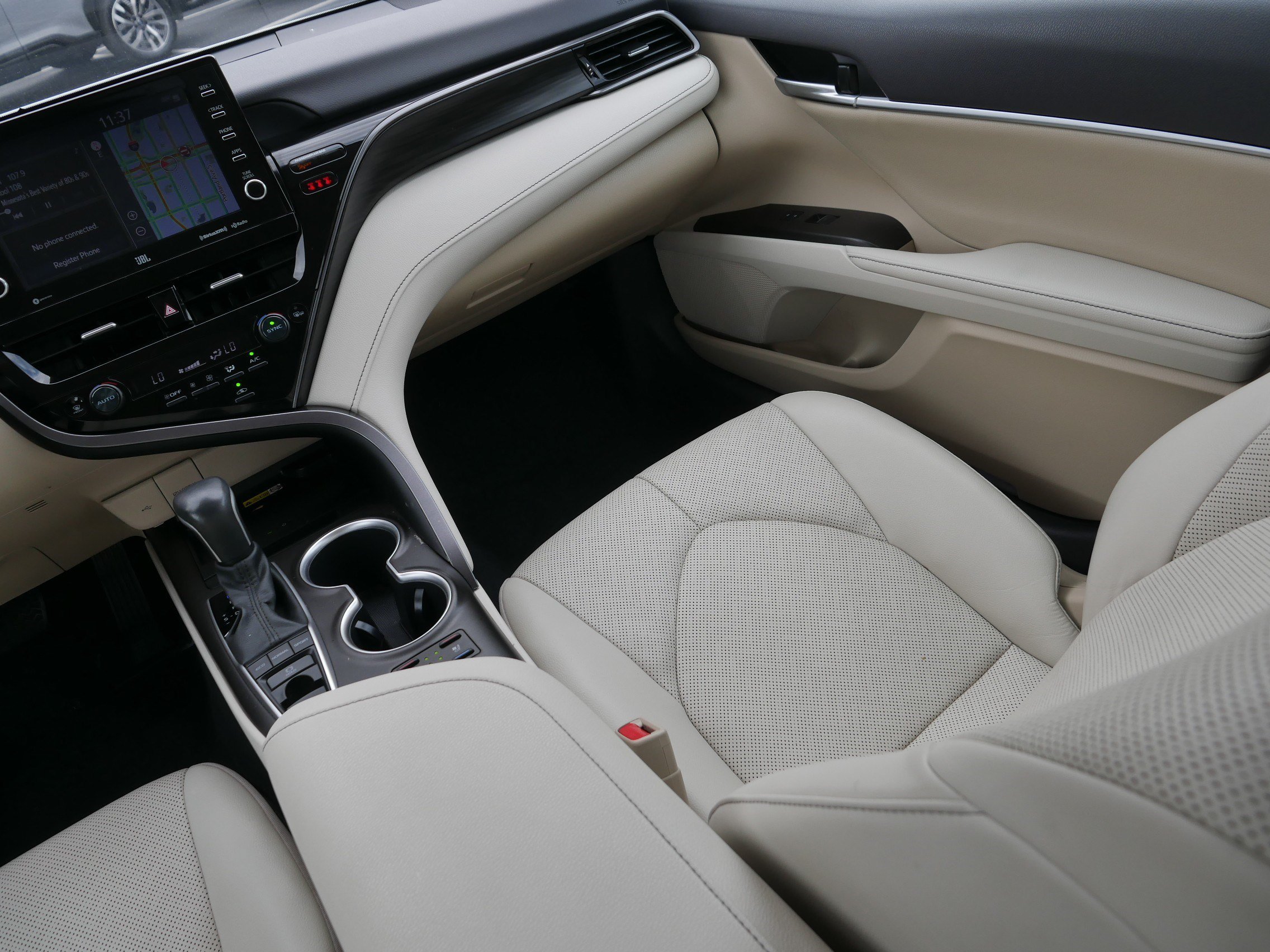 Used 2023 Wind Chill Pearl Toyota XLE image 11
