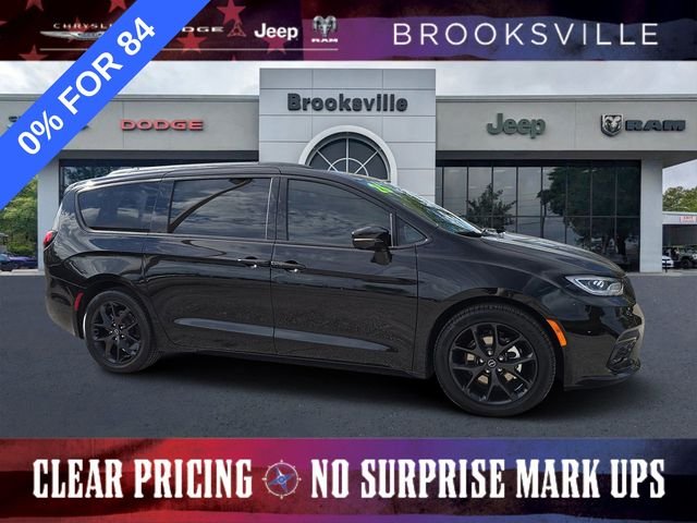 2026 Chrysler Pacifica Limited's photo