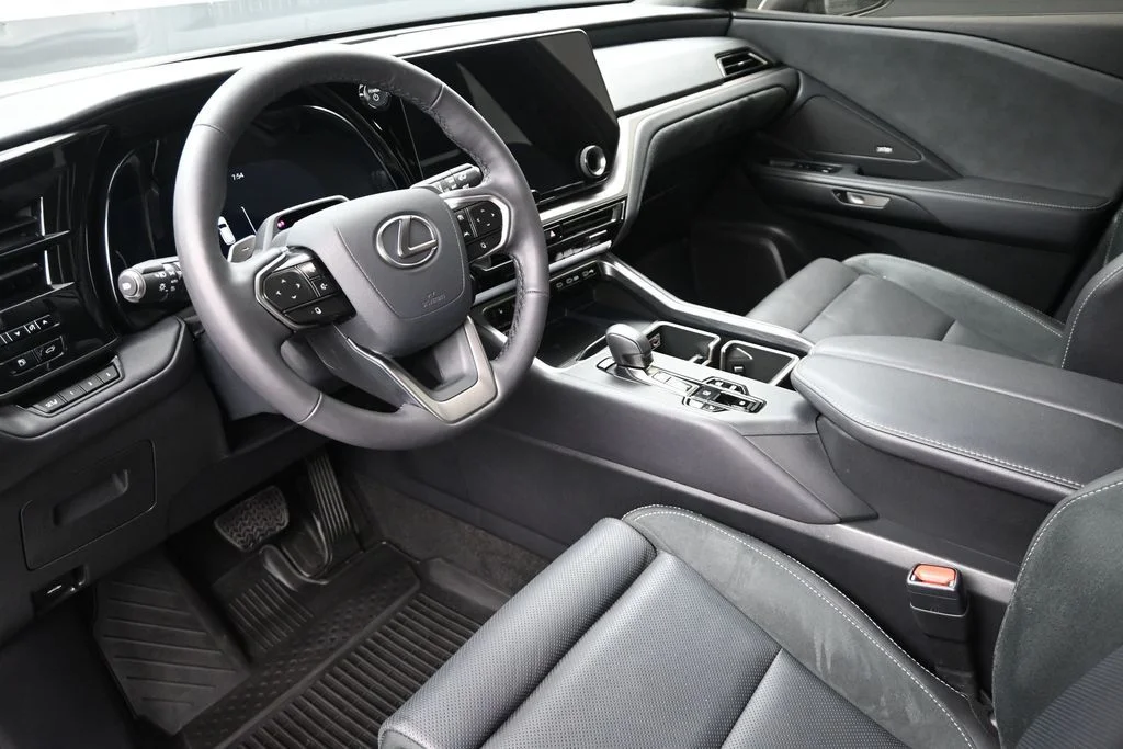 Used 2024 Silver Lexus 550h+ Luxury image 9