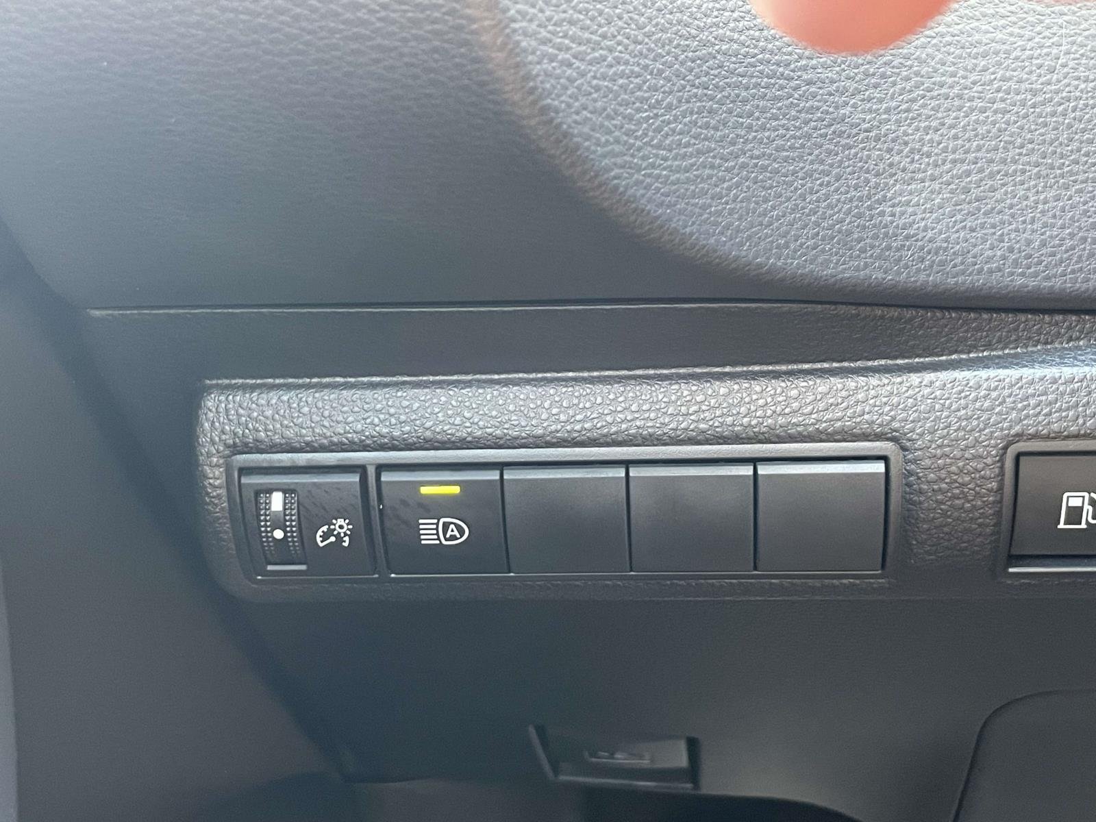 Used 2026 Ice Cap Toyota Hybrid LE image 22