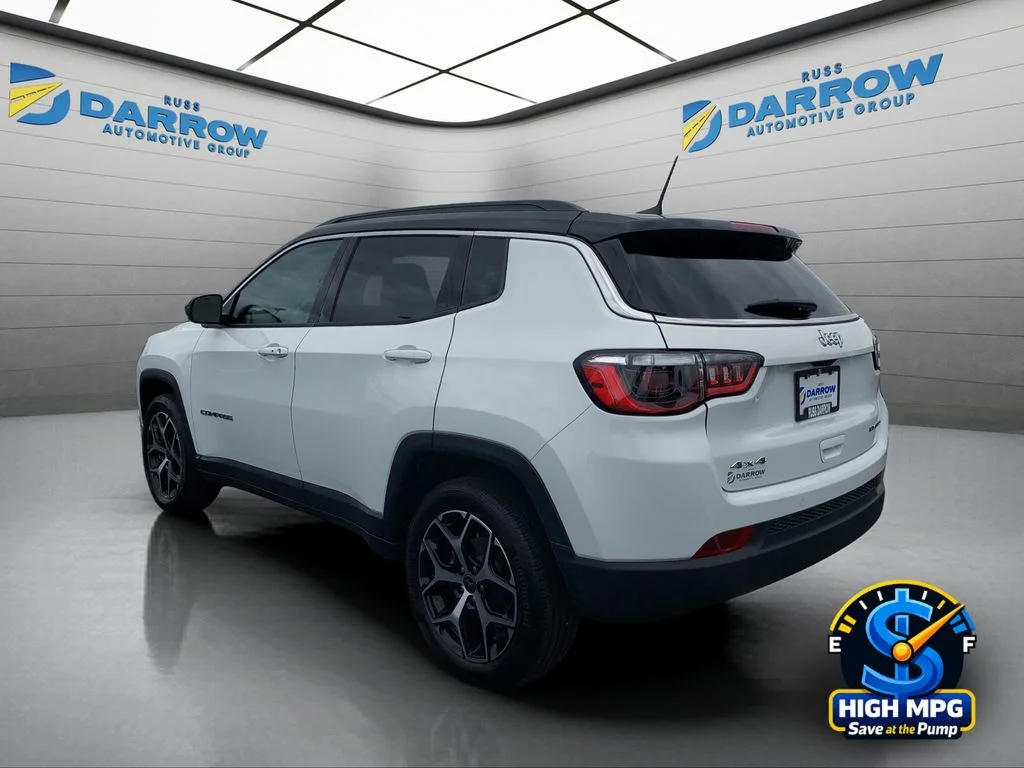 Used 2025 White Jeep Limited image 3
