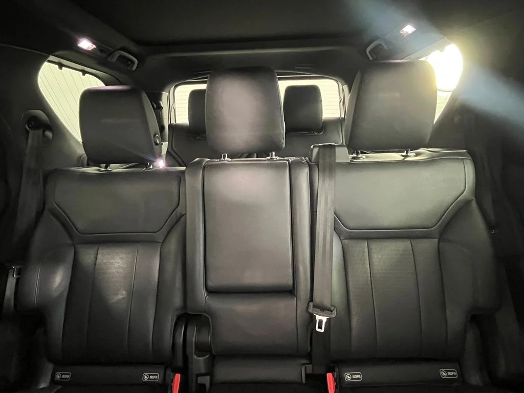 Used 2018 Black Land Rover SE image 15