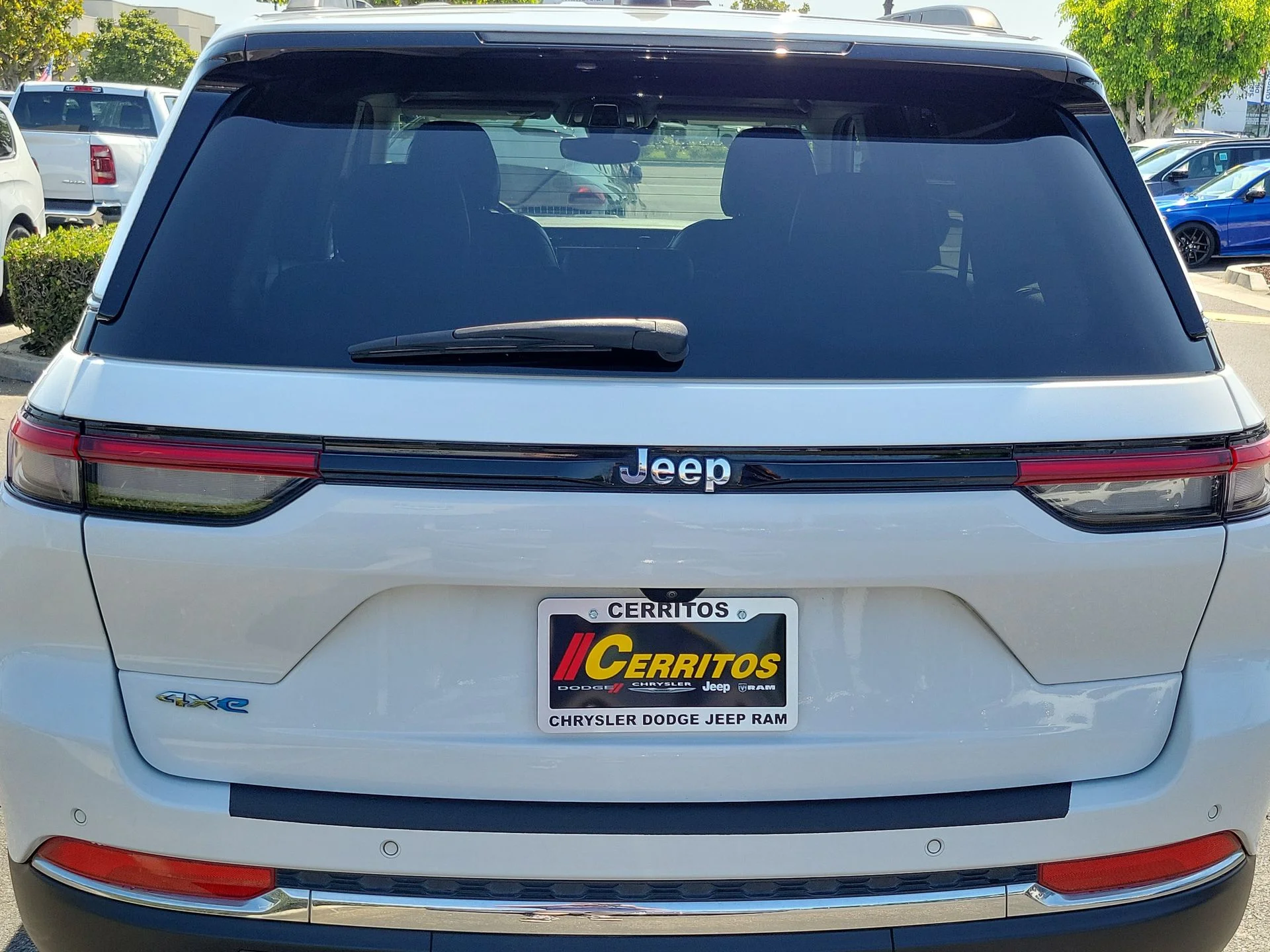 Used 2024 White Jeep 4xe image 5
