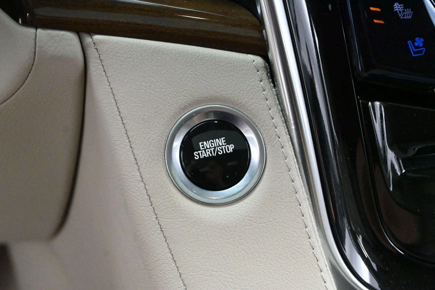 Used 2019 DARK ADRIATIC BLUE METALLIC Cadillac Premium Luxury image 25