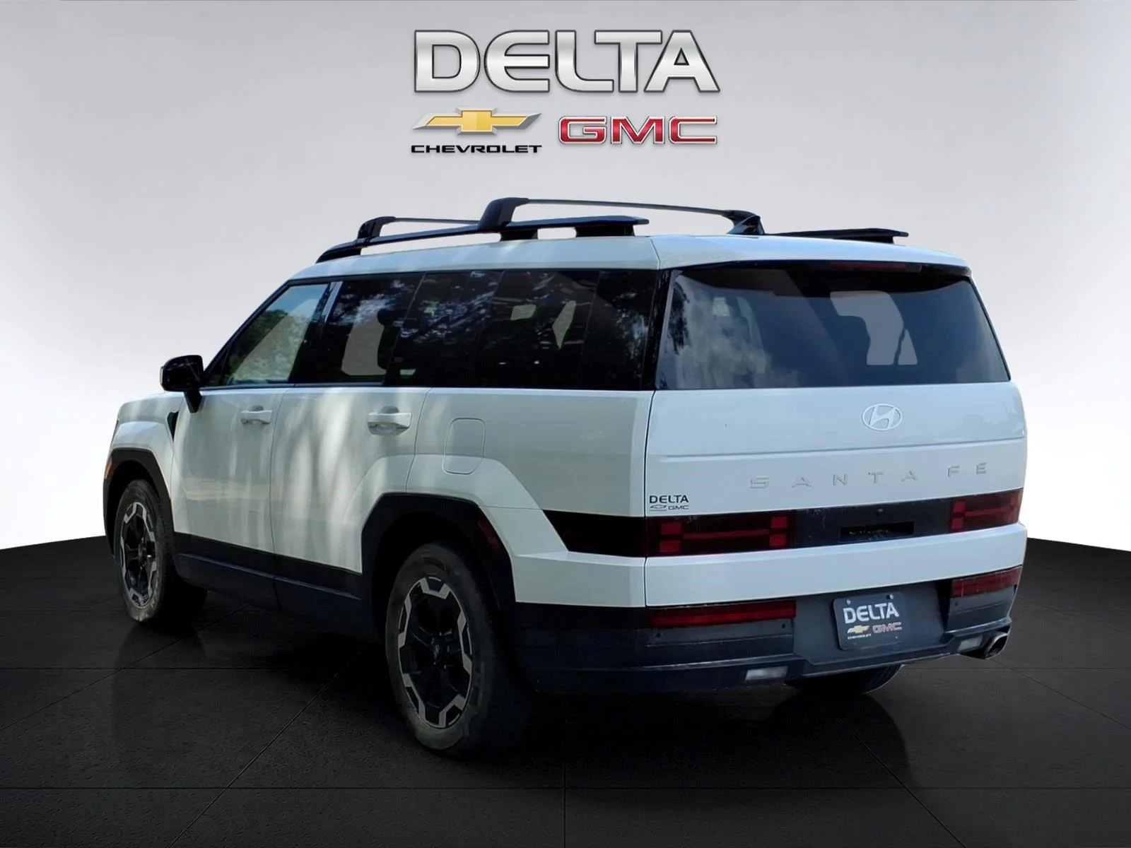 Used 2025  Hyundai SEL image 3