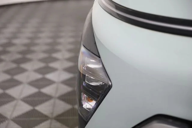 Used 2025 Green Hyundai SEL image 29