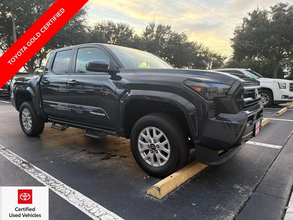 Used 2024  Toyota SR5 image 1