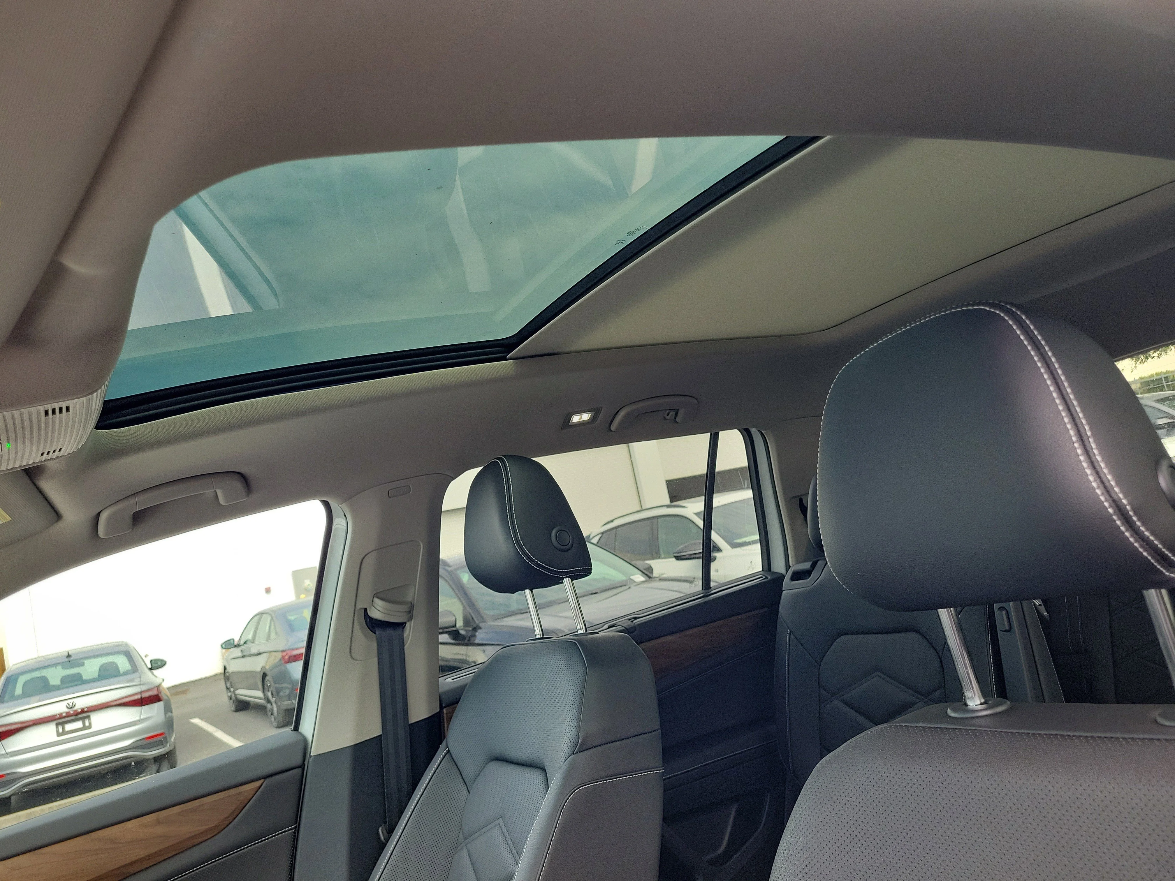 New 2026 White Volkswagen SE w/Technology image 15