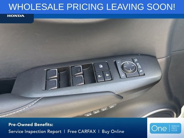 Used 2020 White Pearl Lexus 300h image 20