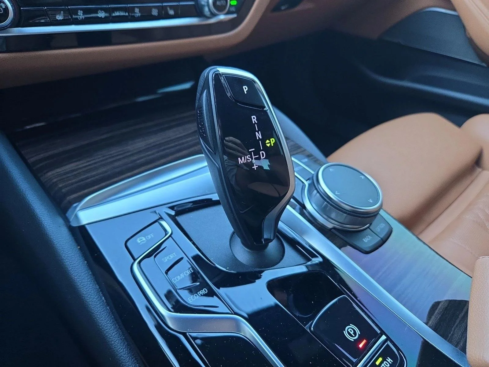 2023 BMW 5 Series 530i - Photo 10