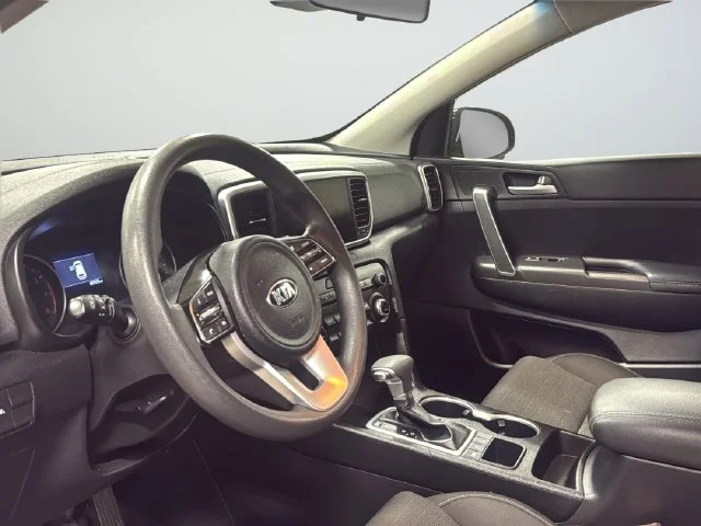 Used 2022 Red Kia LX image 9