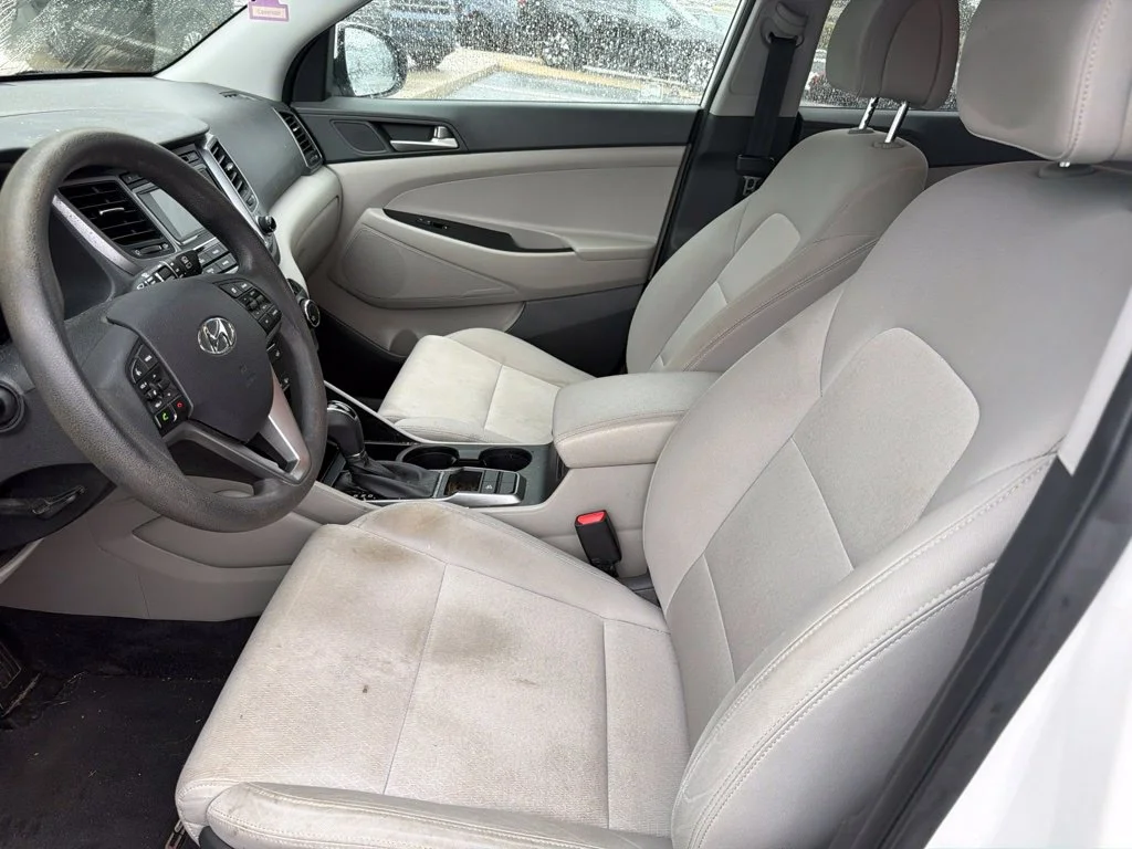 Used 2018 White Hyundai SE image 7