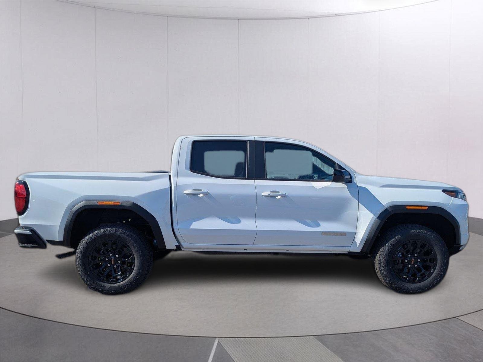 New 2026 Summit White GMC Elevation image 2