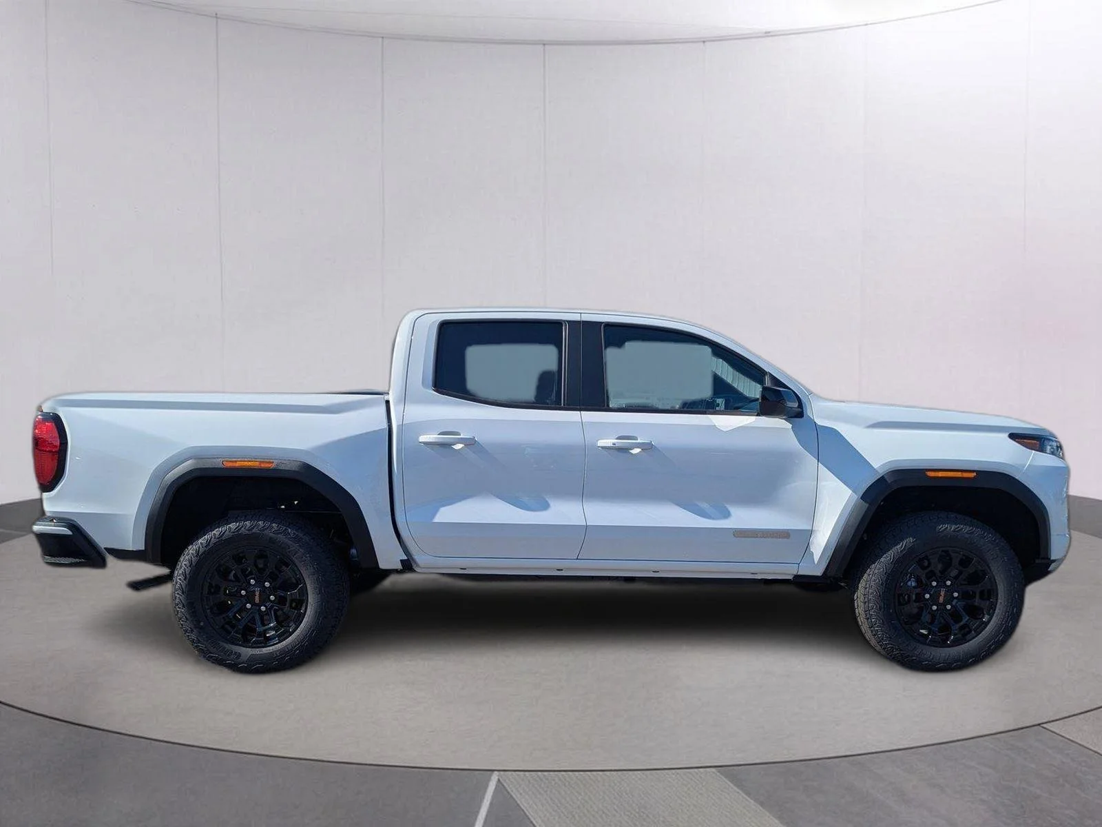 New 2026 Summit White GMC Elevation image 2