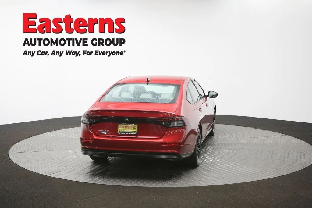 Used 2025 Red Honda SE image 38