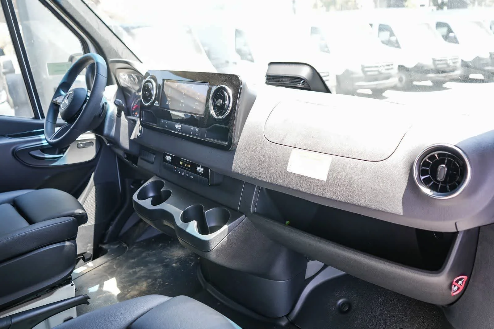 New 2025 Arctic+White Mercedes-Benz Cargo 144WB High Roof AWD 2.0L I4 Diesel Turbo HO image 15