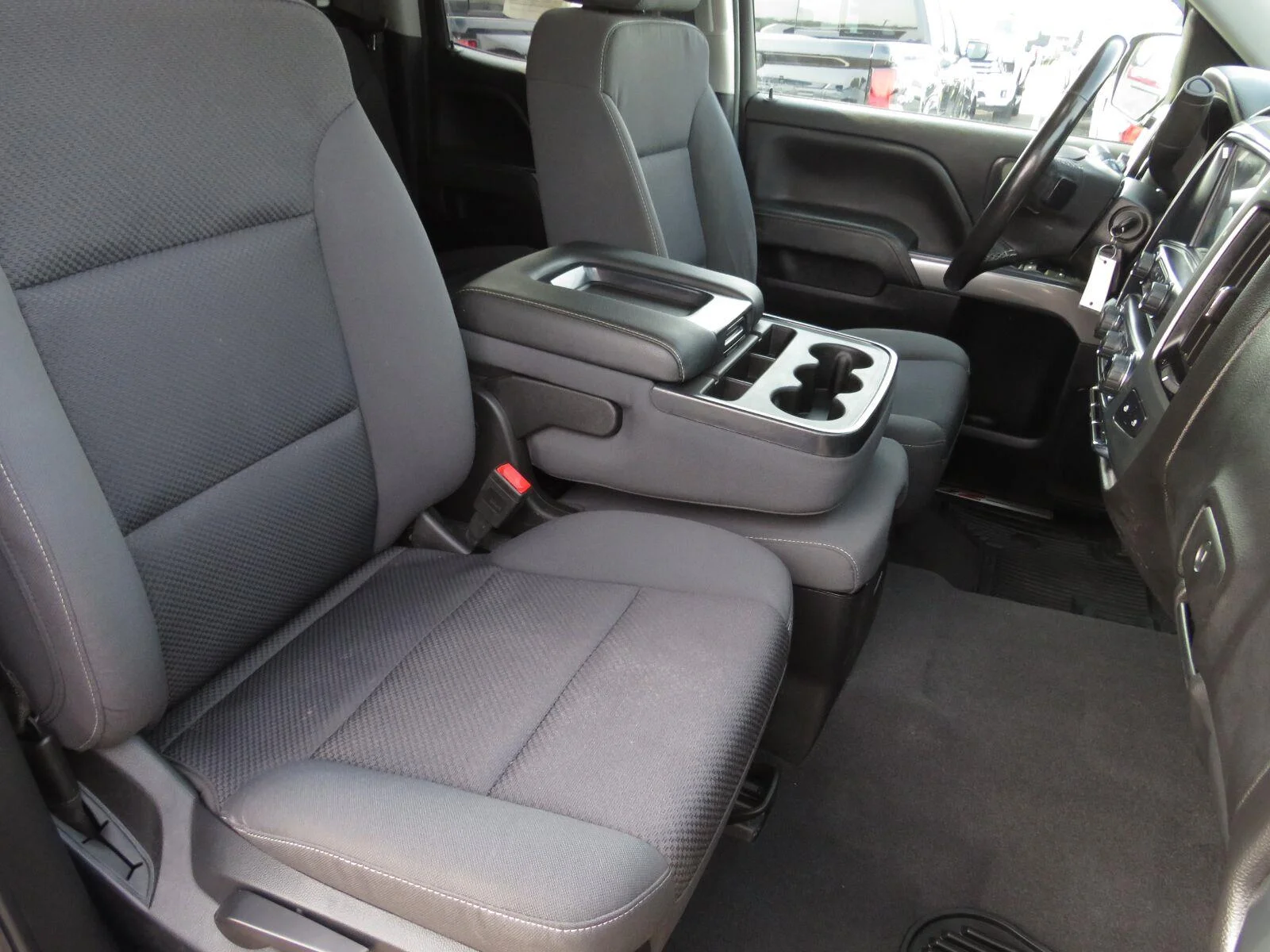 Used 2019 SILVER ICE METALLIC Chevrolet LT image 28