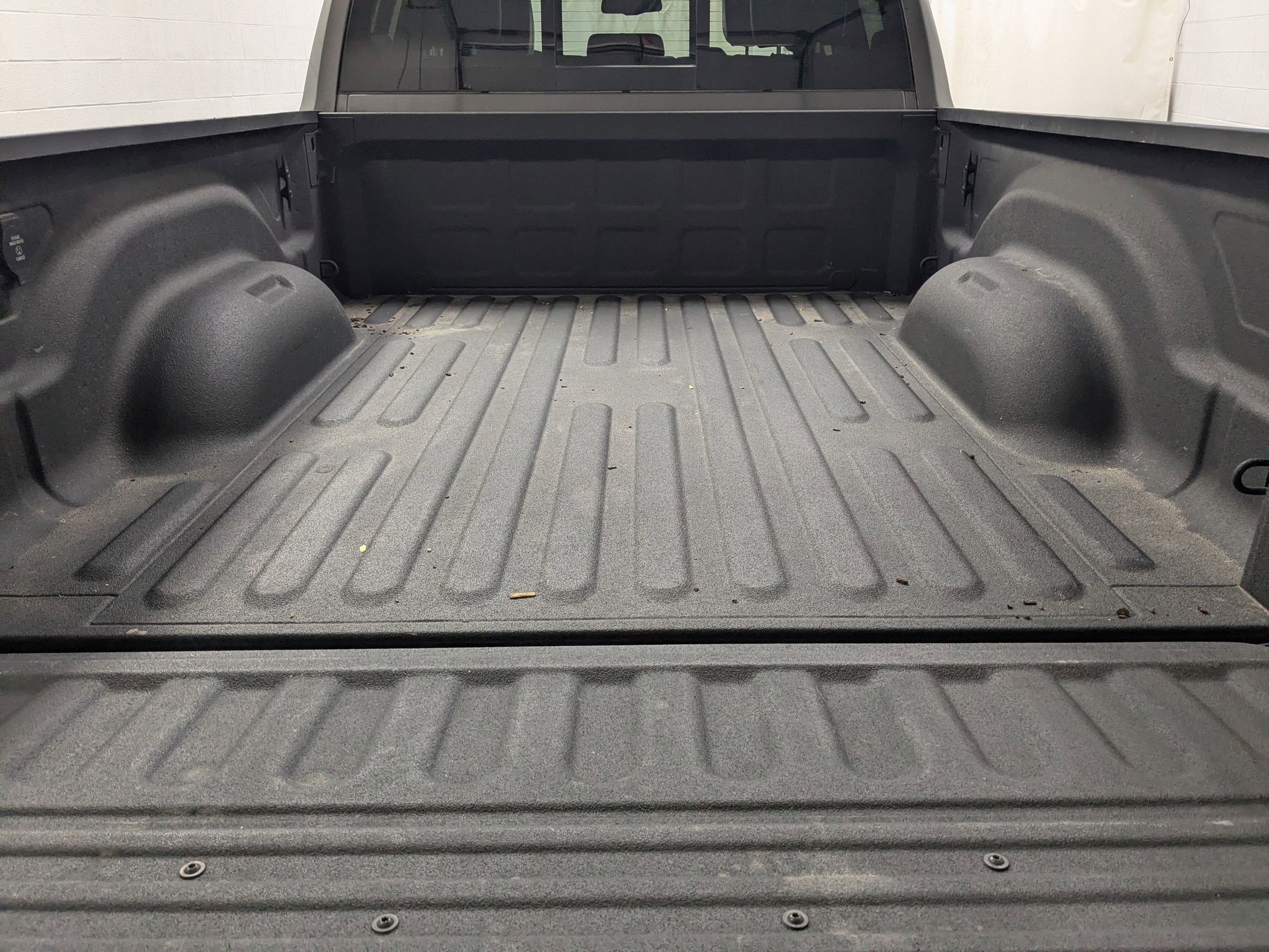 Certified Used 2024 Granite Crystal Metallic Clearcoat Ram Laramie image 22