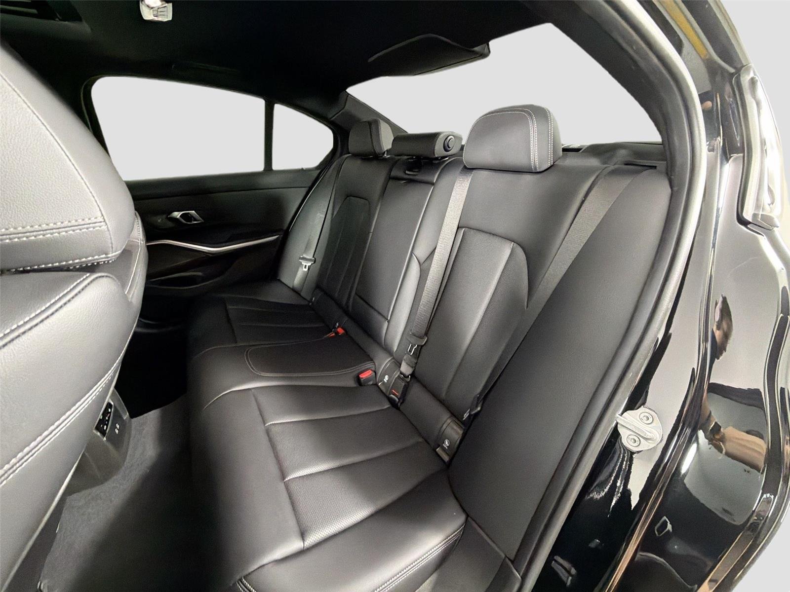 New 2026 Black Sapphire Metallic BMW 330i NA image 24