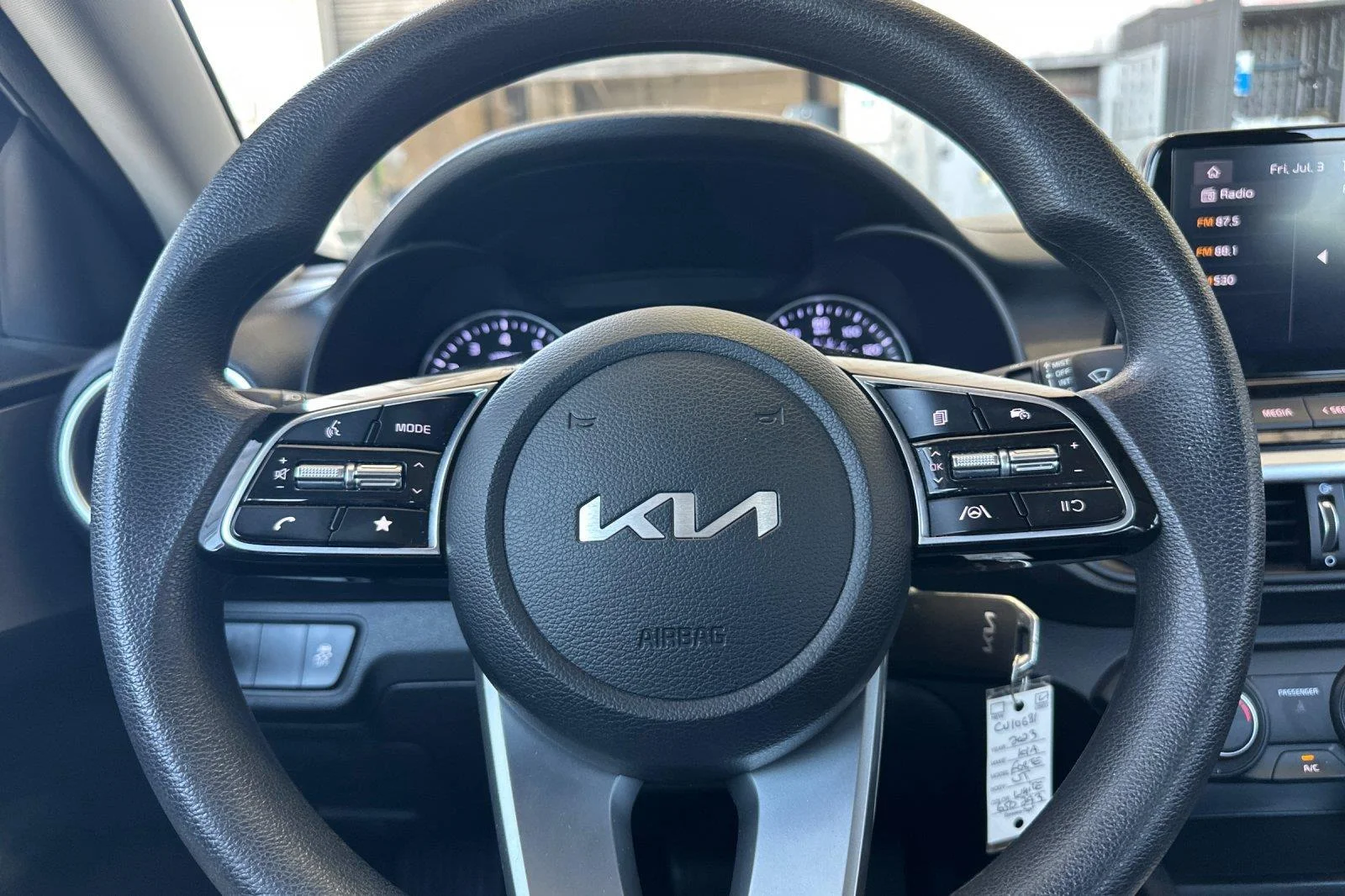 Used 2023 Snow White Pearl Kia LXS image 21