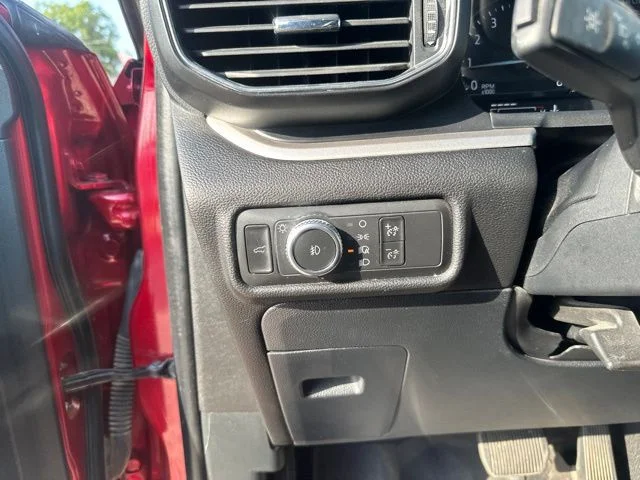 Used 2021 Red Ford XLT image 18