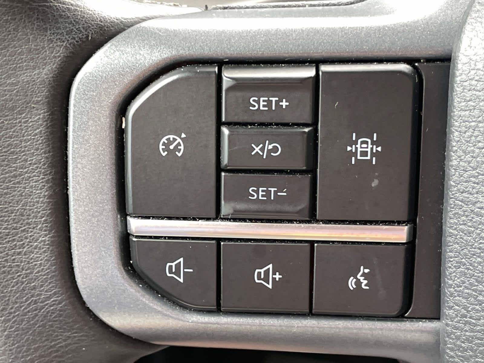 Used 2025 Agate Black Ford XLT image 35