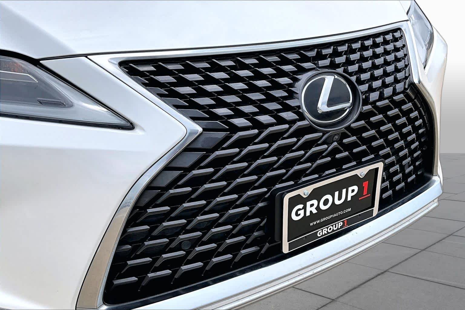 Used 2022 Eminent White Pearl Lexus  image 30