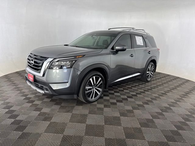 Used 2025 Gray Nissan Platinum image 3
