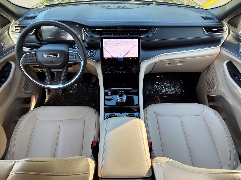 Used 2023 Gray Jeep Limited image 5
