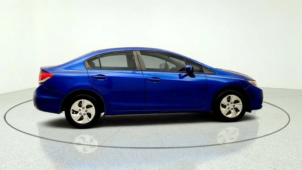 Used 2015 Dyno Blue Pearl Honda 4dr CVT LX image 4