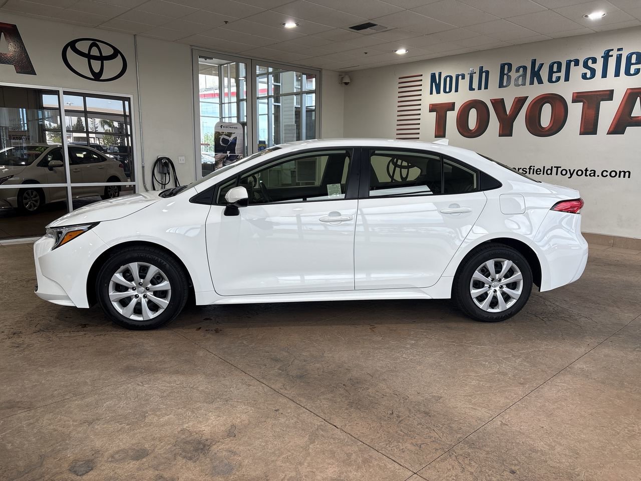 2026 Toyota Corolla LE - Photo 7