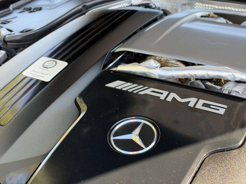 Used 2022  Mercedes-Benz AMG® SL 63 image 9