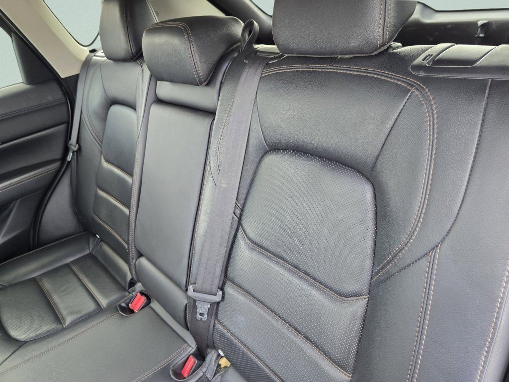 Used 2019 Snowflake White Pearl Mica Mazda Grand Touring image 31
