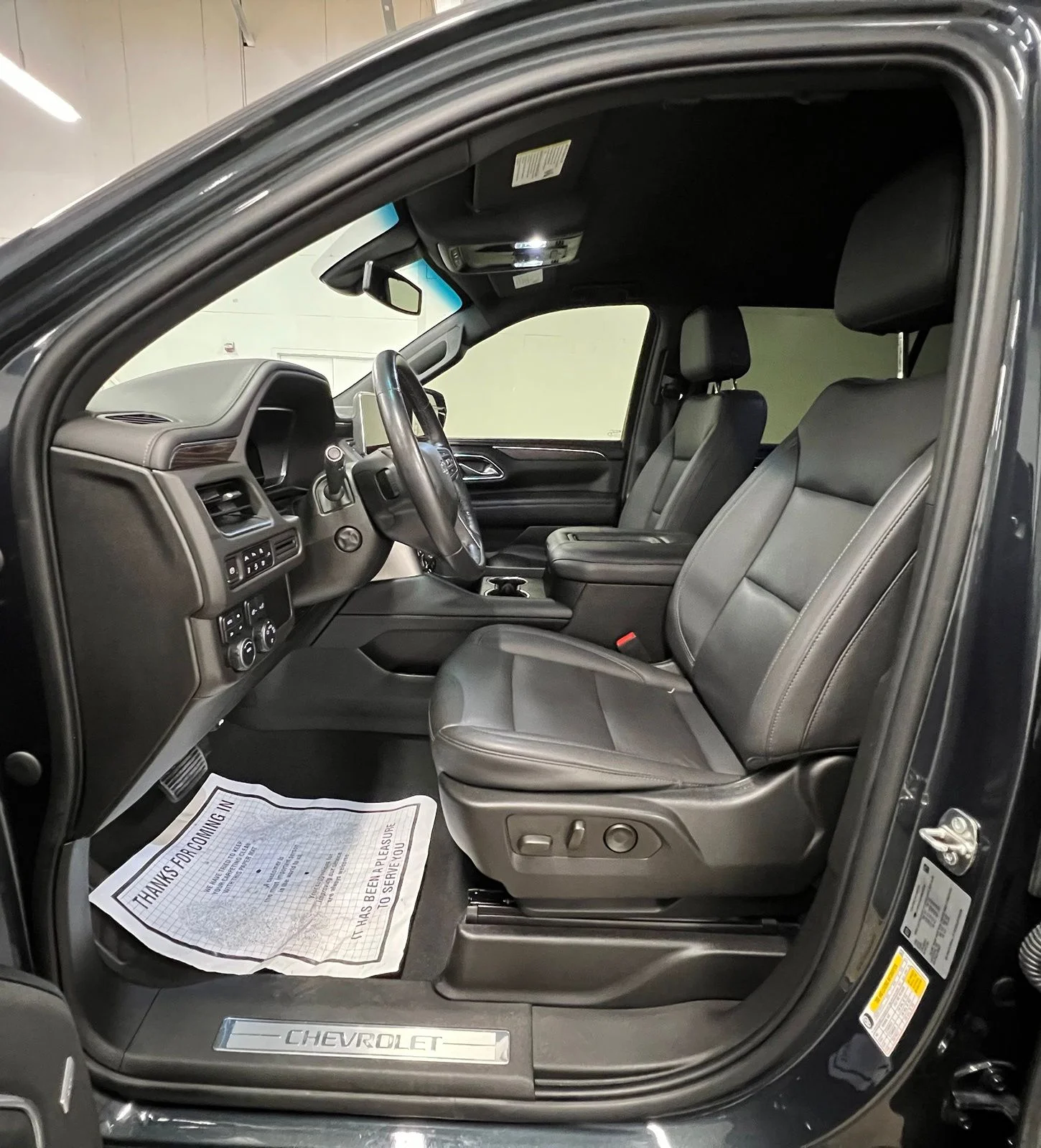 Used 2022 Gray Chevrolet Z71 image 23