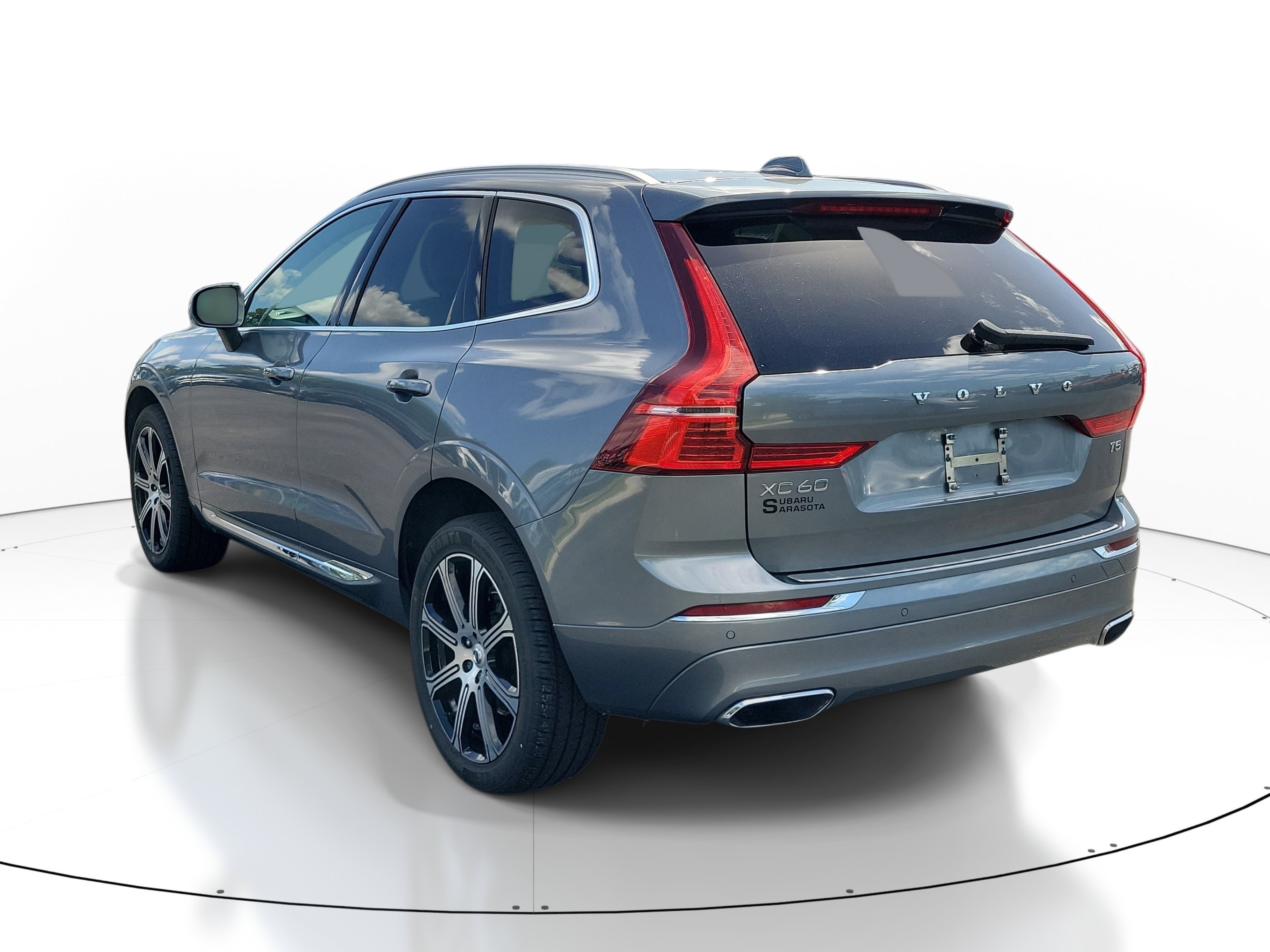 Used 2021 Osmium Gray Metallic Volvo Inscription image 3