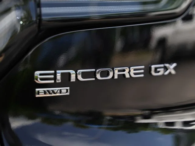 Used 2025 Ebony Twilight Metallic Buick Avenir image 11