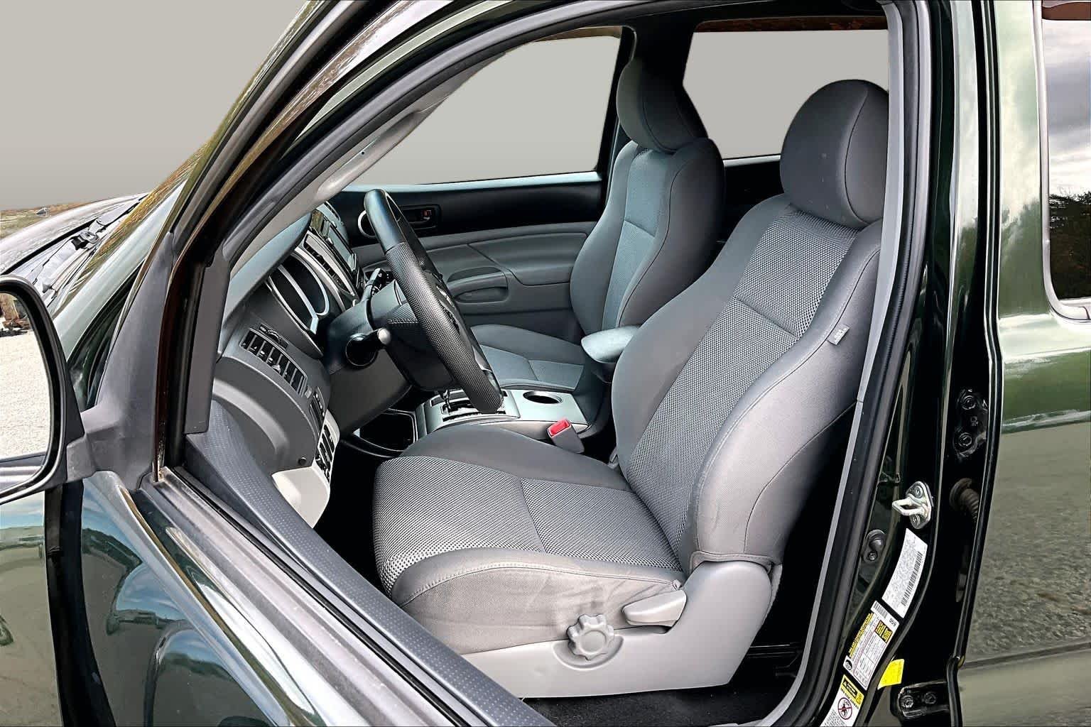 Used 2014 Spruce Mica Toyota  image 8