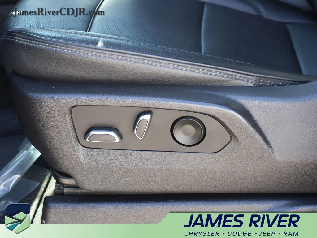 Used 2023 Black GMC Denali image 23