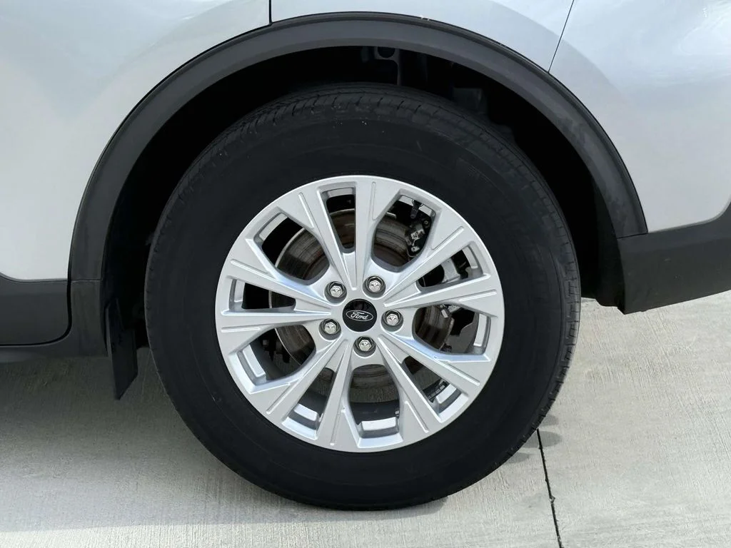 Used 2023 Silver Ford Active image 11