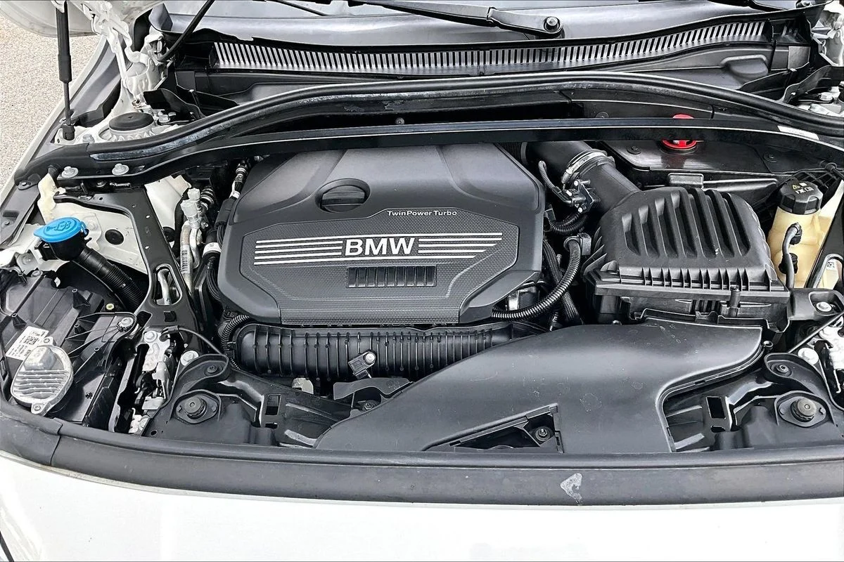 Used 2023  BMW i sDrive image 32
