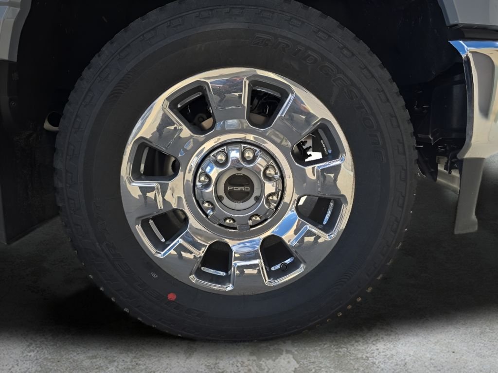 New 2026 Glacier Gray Metallic Tri-Coat Ford F-250® King Ranch® image 40