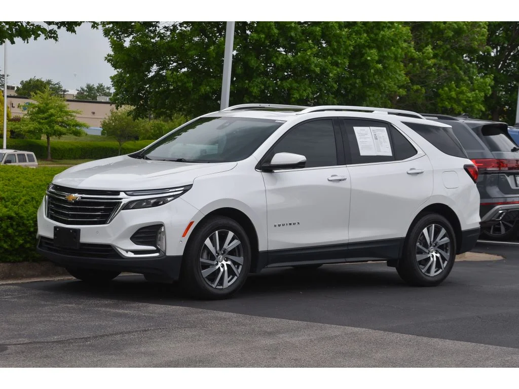 Used 2022 Iridescent Pearl Tricoat Chevrolet Premier image 8